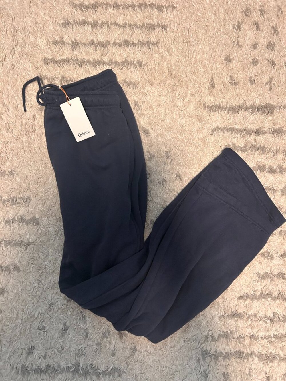 NWT Quince men's straight leg sweatpants, size small, blue